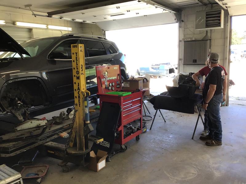 Lee Auto Body Spring Grove, MN